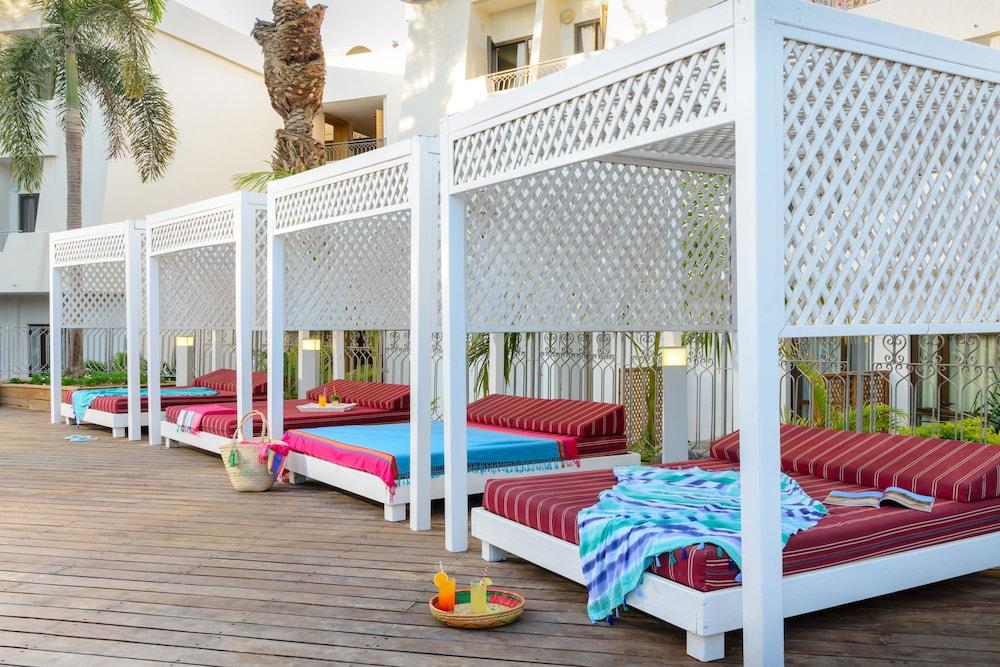 Leonardo Privilege Hotel 2*